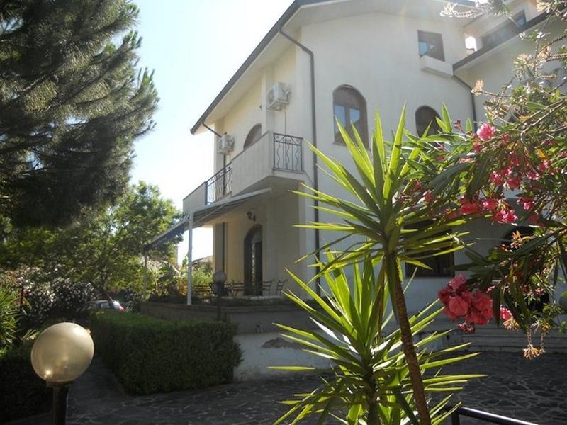 Residence Gnura Momma Locri Exterior foto