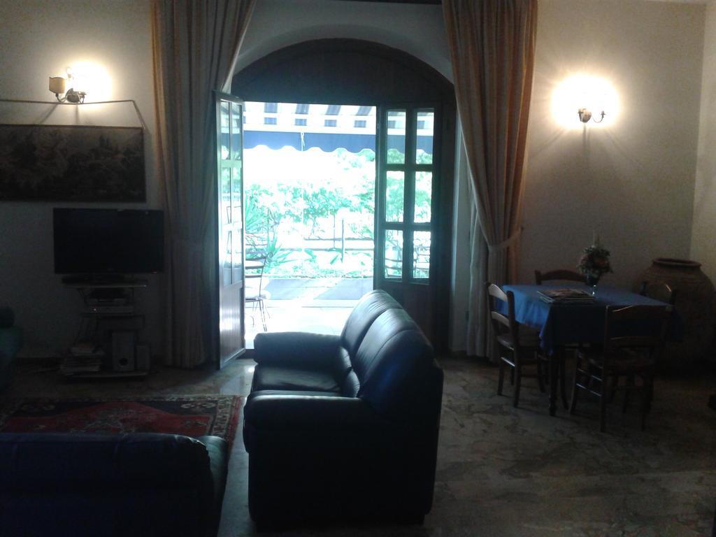 Residence Gnura Momma Locri Exterior foto